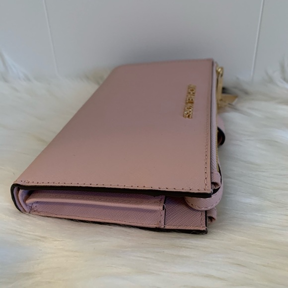 💕NEW💕MICHAEL KORS WALLET/ WRISTLET - Picture 2 of 5